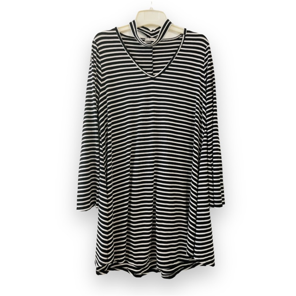 Jodifl Boutique Long Sleeve Dress with cutout collar
